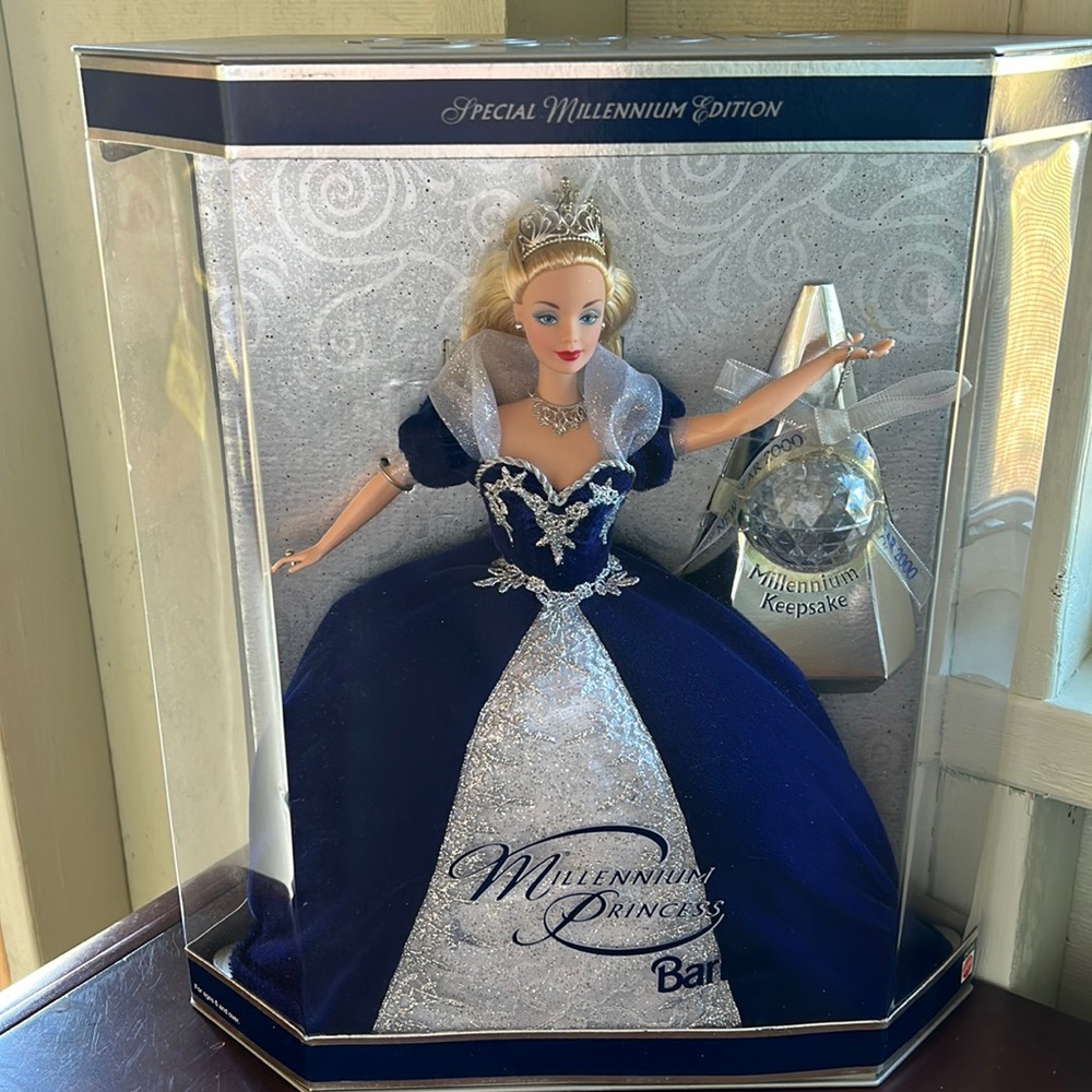 90’s Vintage Millennium Princess Barbie New in Box